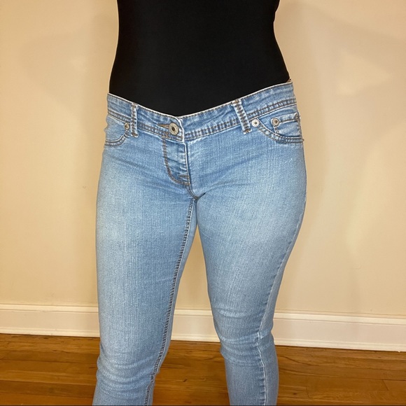 Low Rise Skinny Jeans - Picture 6 of 9